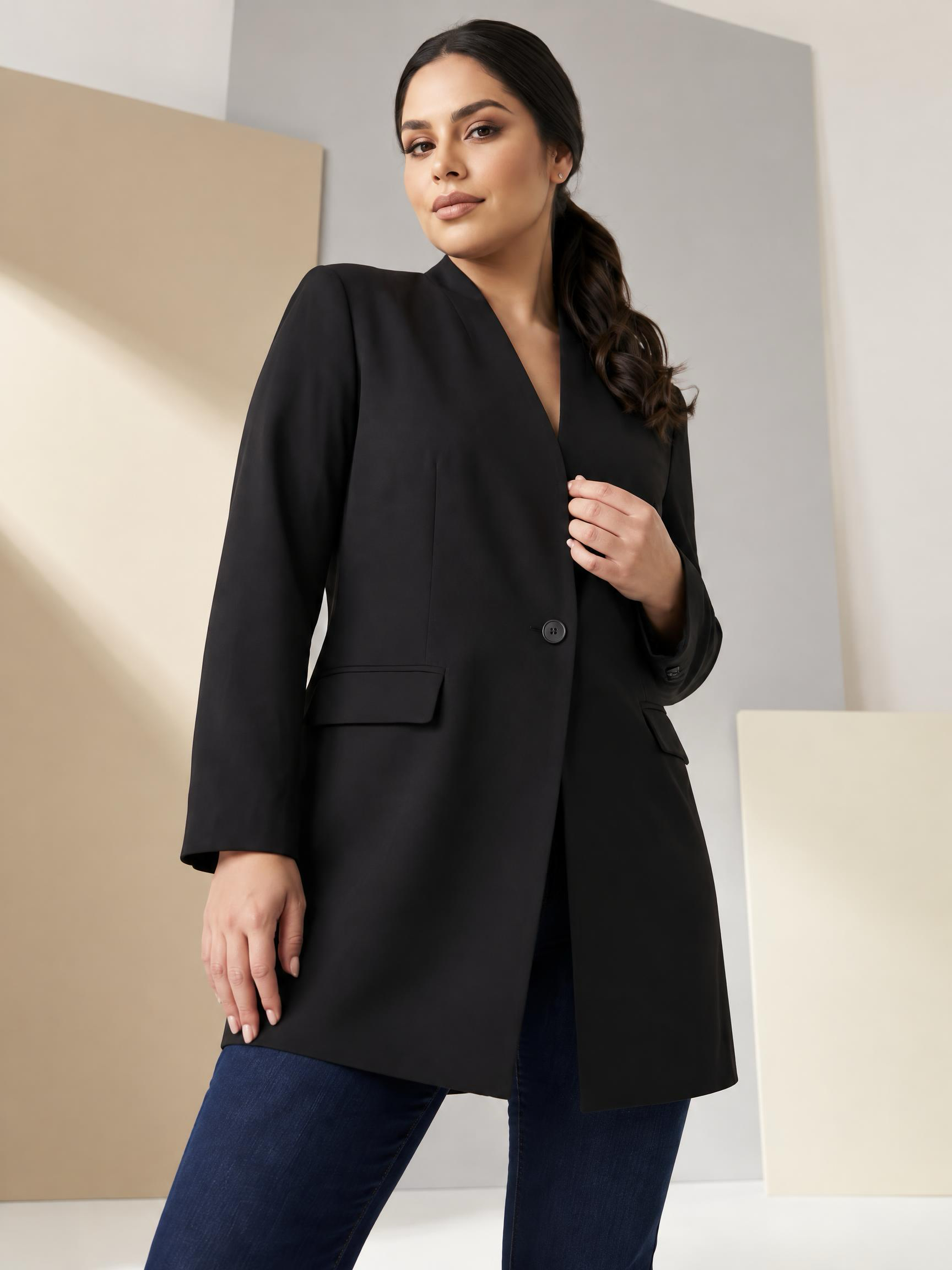 ΚΟΜΨΟ ΕΦΑΡΜΟΣΤΟ ΣΑΚΑΚΙ ΣΕ ΜΑΥΡΟ ΧΡΩΜΑ PLUS SIZE