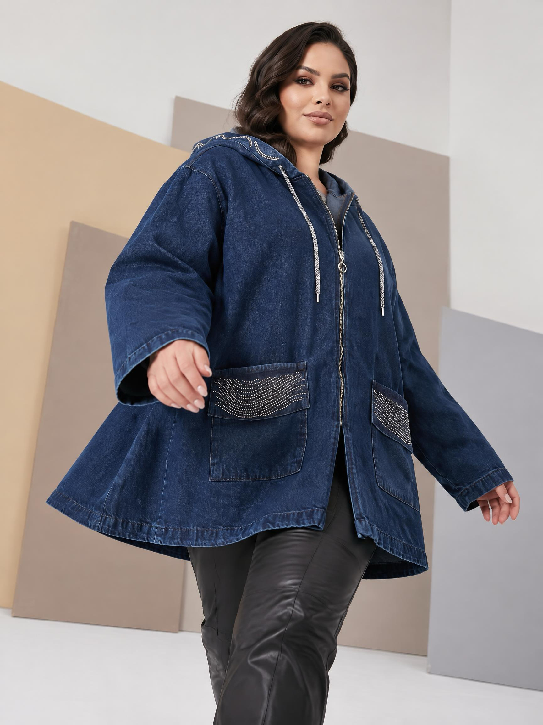 ΜΑΞΙ DENIM ΜΠΟΥΦΑΝ ΜΕ ΜΟΝΤΕΡΝΑ ΕΜΦΑΝΙΣΗ ΚΑΙ ΔΙΑΚΡΙΤΙΚΗ ΛΑΜΨΗ ΑΠΟ ΣΤΡΑΣ