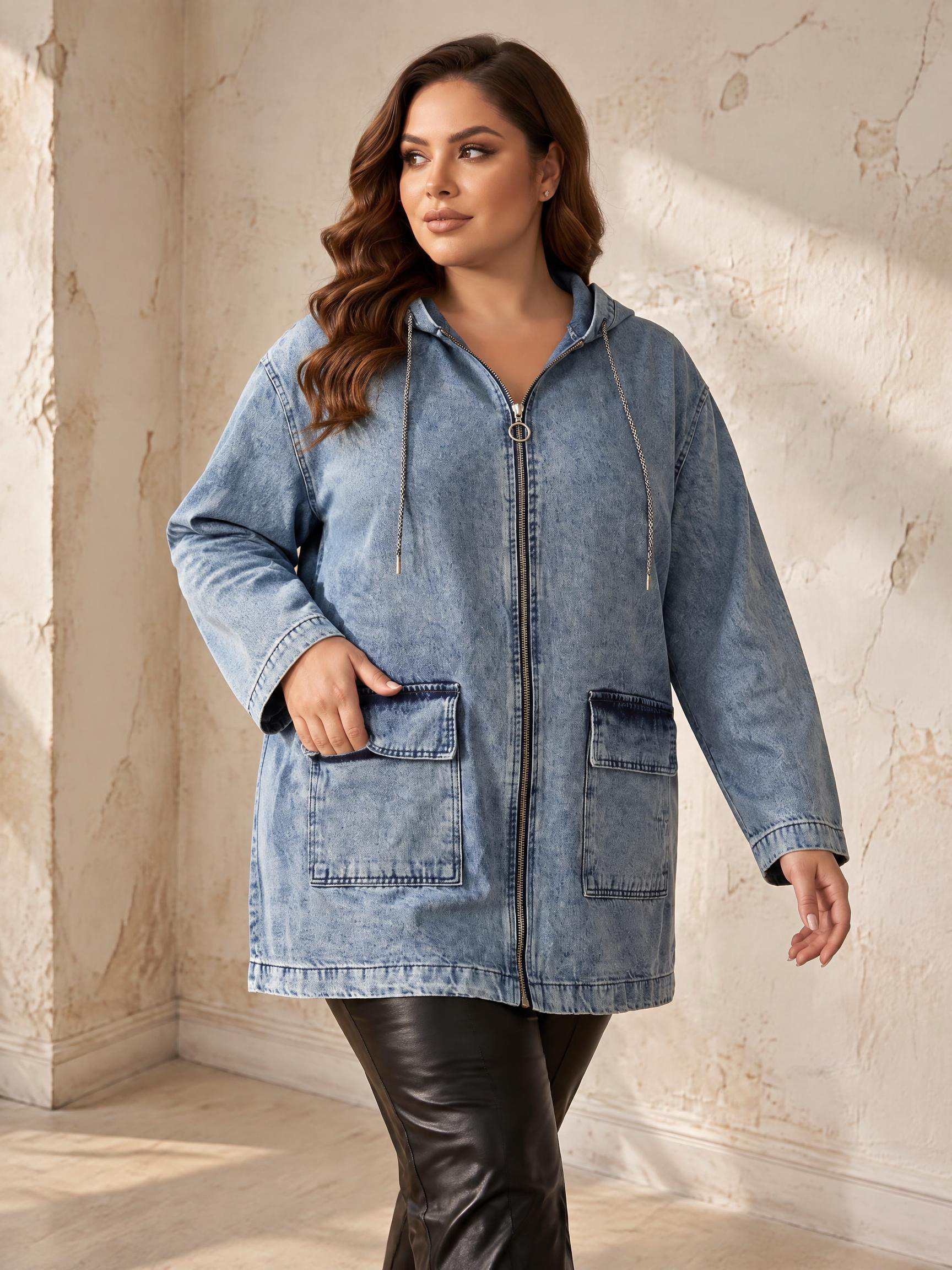 ΜΟΝΤΕΡΝΟ ΤΖΙΝ ΜΠΟΥΦΑΝ ΣΕ ΑΝΟΙΧΤΟ DENIM ΣΕ ΜΕΓΑΛΑ ΜΕΓΕΘΗ