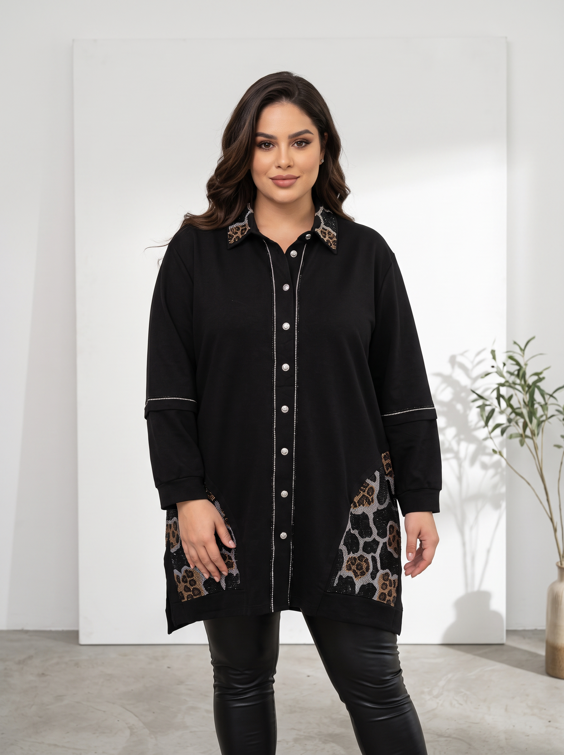 ΚΟΜΨΟ ΜΑΥΡΟ ΠΟΥΚΑΜΙΣΟ ΜΕ ΟΜΟΡΦΗ ΛΑΜΨΗ PLUS SIZE ΜΟΝΤΕΛΟ