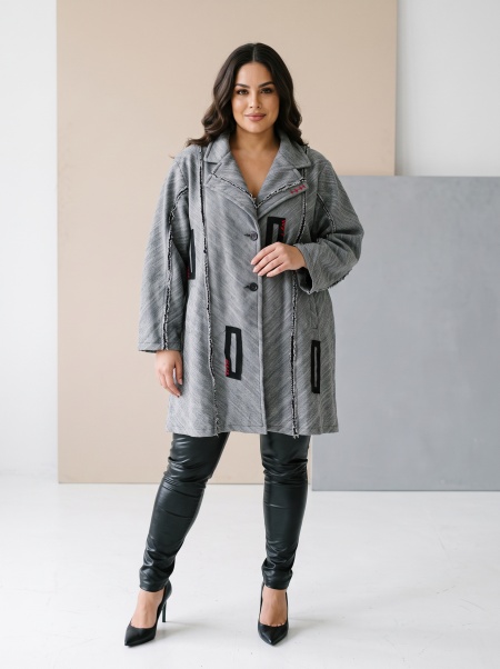 DESIGNER ΜΠΟΥΦΑΝ ΜΕ ΜΟΝΤΕΡΝΑ ΣΙΛΟΥΕΤΑ ΚΑΙ ΕΝΤΥΠΩΣΙΑΚΕΣ ΛΕΠΤΟΜΕΡΕΙΕΣ