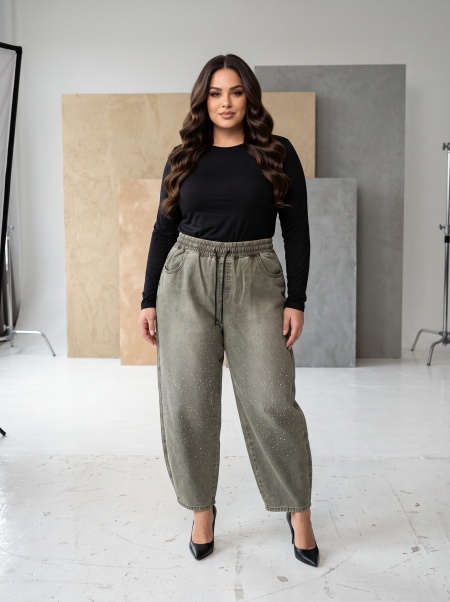 ΤΖΙΝ PLUS SIZE ΜΕ ΚΡΥΣΤΑΛΛΑ ΚΑΙ ΑΝΕΤΗ ΓΡΑΜΜΗ ΣΕ ΠΡΑΣΙΝΟ ΧΡΩΜΑ